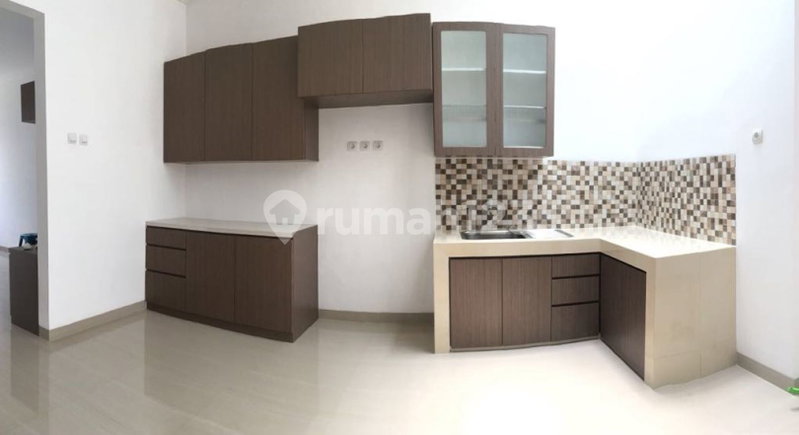 House for rent in Bekasi, Indonesia · 3 rooms, 3 baths
