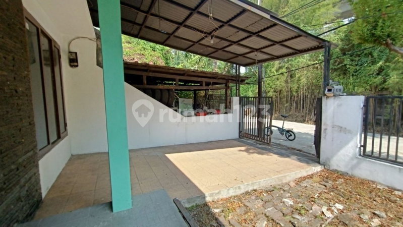 House for rent in Bekasi, Indonesia · Pekayon · 2 rooms, 2 baths