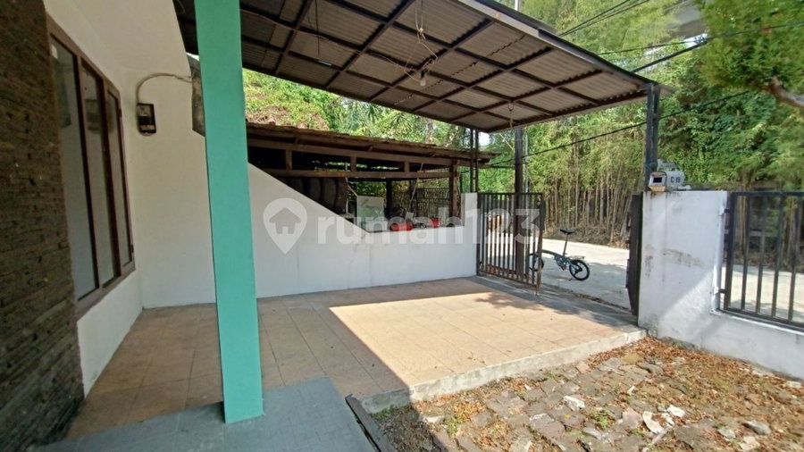 House for rent in Bekasi, Indonesia · Pekayon · 2 rooms, 2 baths