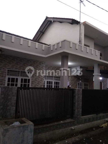 House for rent in Bandung, Indonesia · 4 rooms, 2 baths
