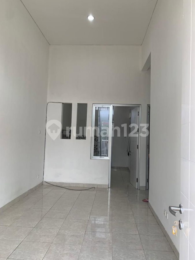 House for rent in Tangerang, Indonesia · 2 rooms, 1 bath