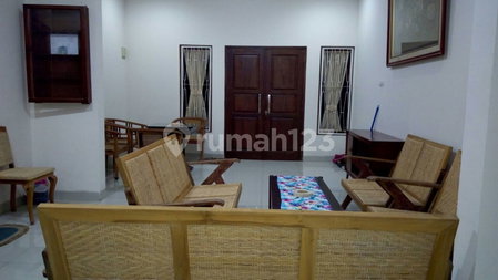 House for rent in Jakarta, Indonesia · Menteng · 4 rooms, 5 baths