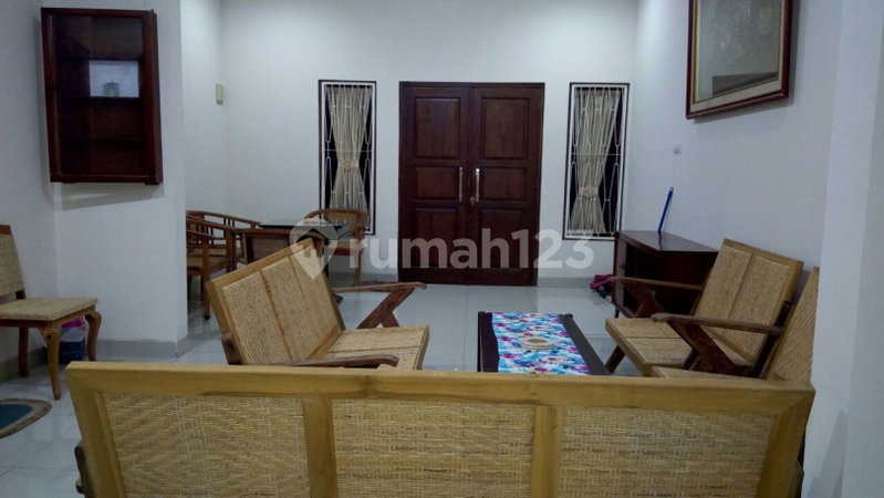 House for rent in Jakarta, Indonesia · Menteng · 4 rooms, 5 baths