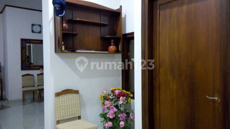 House for rent in Jakarta, Indonesia · Menteng · 4 rooms, 5 baths