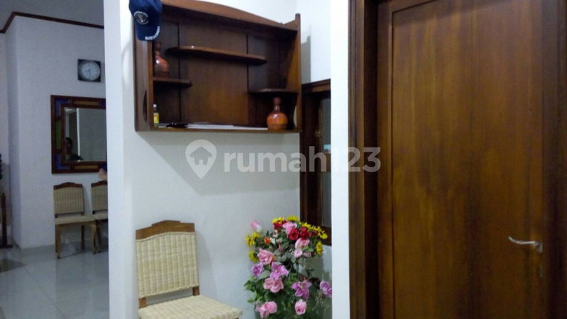 House for rent in Jakarta, Indonesia · Menteng · 4 rooms, 5 baths