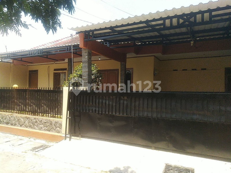 House for rent in Jakarta, Indonesia · Menteng · 4 rooms, 5 baths