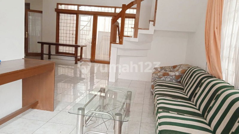 House for rent in Bandung, Indonesia · 6 rooms, 6 baths