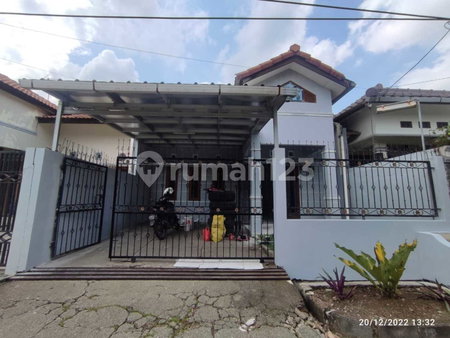 House for rent in Bandung, Indonesia · 2 rooms, 1 bath