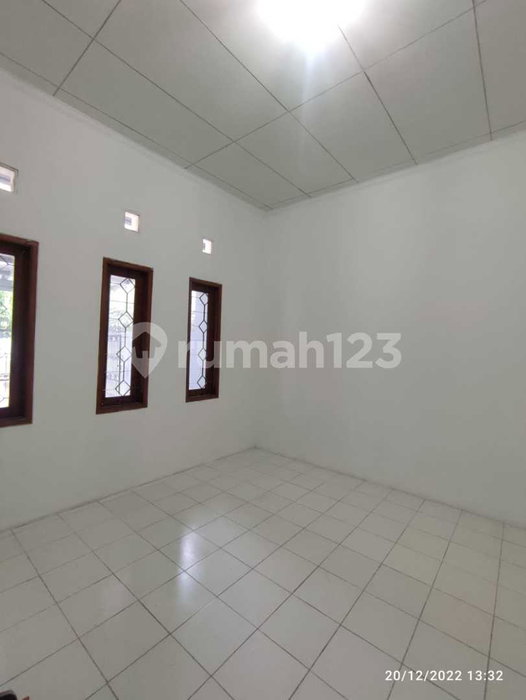 House for rent in Bandung, Indonesia · 2 rooms, 1 bath
