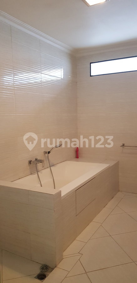 House for rent in North Jakarta, Indonesia · Penjaringan · 4 rooms, 3 baths