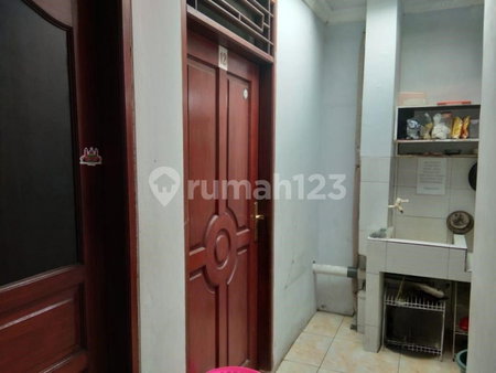 House for rent in Ciputat, Indonesia · Cengkareng · 12 rooms, 3 baths