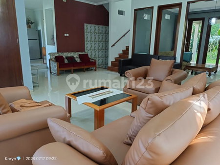 House for rent in Bandung, Indonesia · 5 rooms, 3 baths