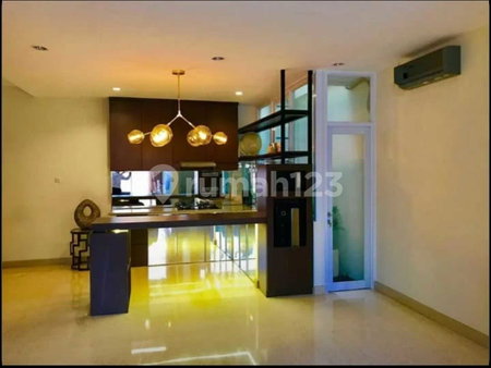 House for rent in Tangerang, Indonesia · Pinang · 4 rooms, 3 baths