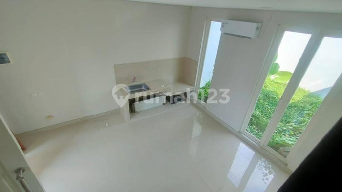 House for rent in Surabaya, Indonesia · 2 rooms, 1 bath