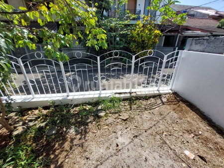 House for rent in Bandung, Indonesia · 2 rooms, 1 bath