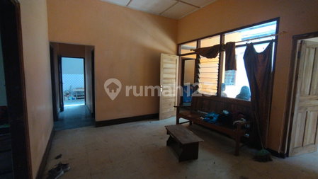 House for rent in Bandung, Indonesia · 6 rooms, 1 bath