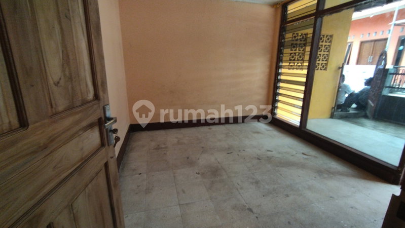 House for rent in Bandung, Indonesia · 6 rooms, 1 bath