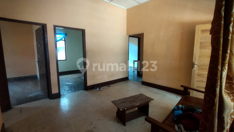 House for rent in Bandung, Indonesia · 6 rooms, 1 bath