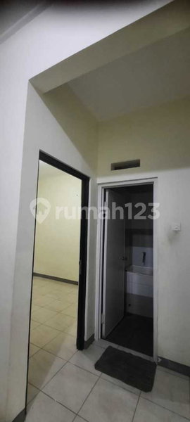 House for rent in Surabaya, Indonesia · Kedung Baruk · 3 rooms, 2 baths