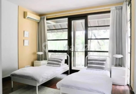 House for rent in Surabaya, Indonesia · 3 rooms, 3 baths
