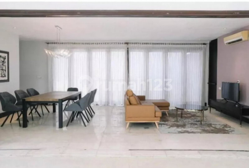 House for rent in Surabaya, Indonesia · 3 rooms, 3 baths