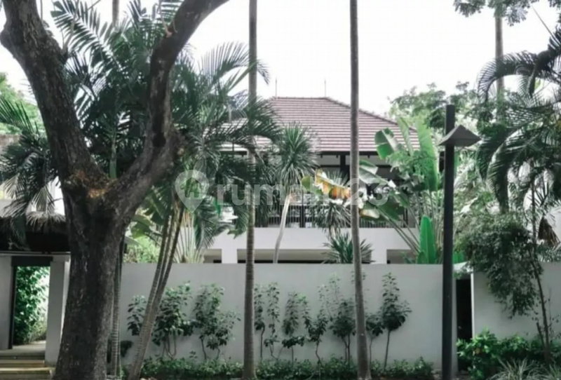House for rent in Surabaya, Indonesia · 3 rooms, 3 baths