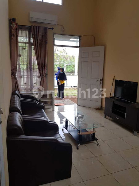 House for rent in Surabaya, Indonesia · 2 rooms, 1 bath