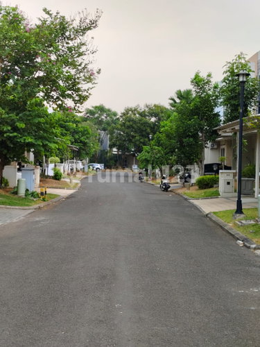 House for rent in Tangerang, Indonesia · Sukasari · 2 rooms, 3 baths