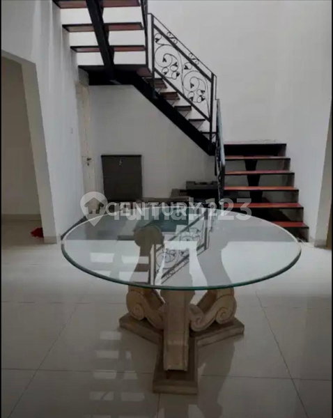 House for rent in North Jakarta, Indonesia · Penjaringan · 3 rooms, 4 baths