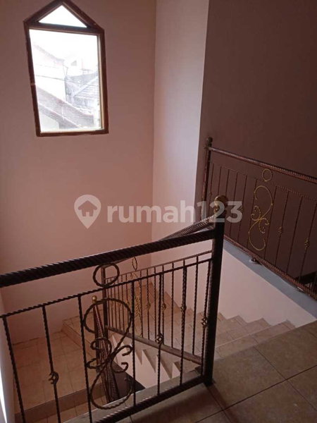House for rent in Bandung, Indonesia · 4 rooms, 3 baths