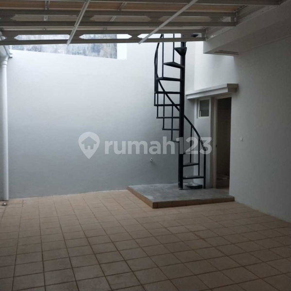 House for rent in Bandung, Indonesia · 3 rooms, 3 baths