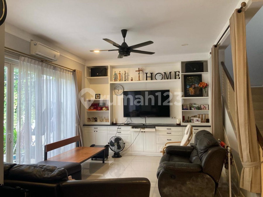 House for rent in Semarang, Indonesia · 4 rooms, 3 baths