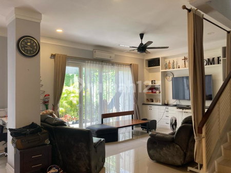 House for rent in Semarang, Indonesia · 4 rooms, 3 baths