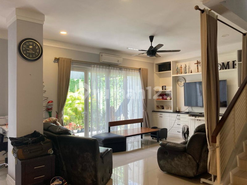 House for rent in Semarang, Indonesia · 4 rooms, 3 baths