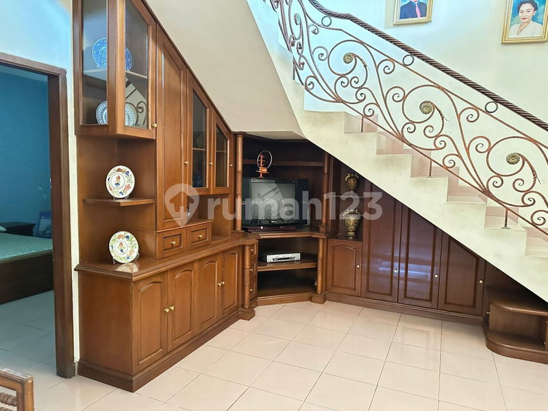 House for rent in Bandung, Indonesia · 6 rooms, 3 baths
