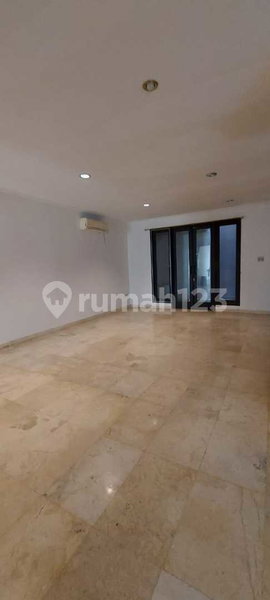 House for rent in North Jakarta, Indonesia · Penjaringan · 5 rooms, 3 baths