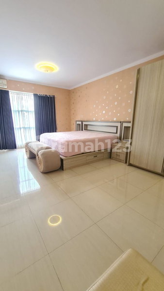 House for rent in Depok, Indonesia · Jagakarsa · 4 rooms, 3 baths