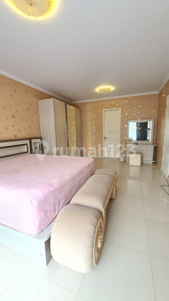 House for rent in Depok, Indonesia · Jagakarsa · 4 rooms, 3 baths
