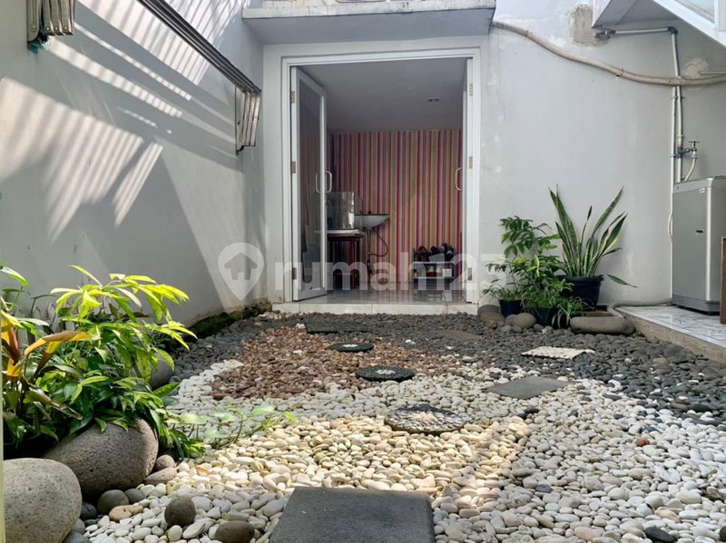 House for rent in Depok, Indonesia · Jagakarsa · 4 rooms, 3 baths