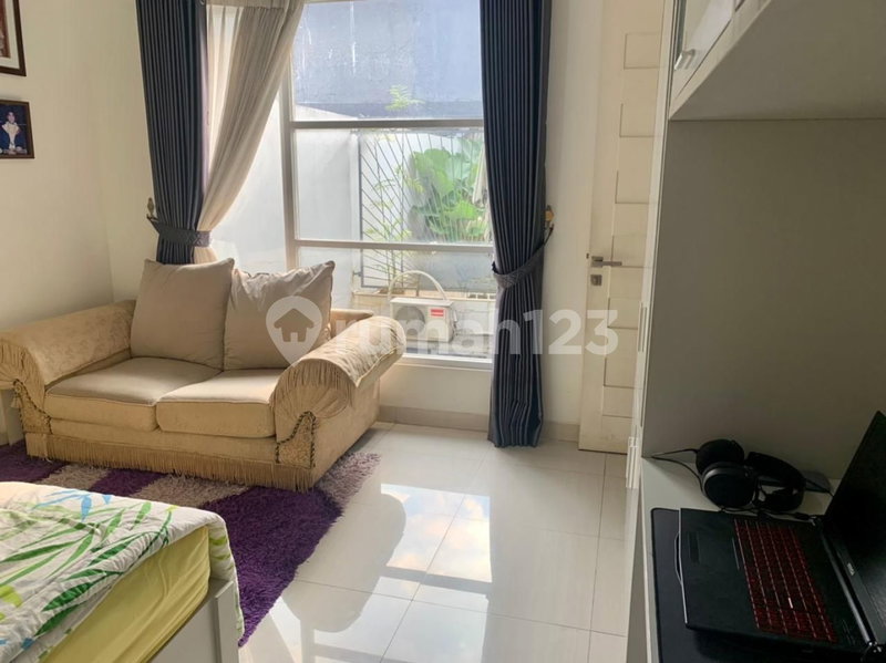 House for rent in Depok, Indonesia · Jagakarsa · 4 rooms, 3 baths
