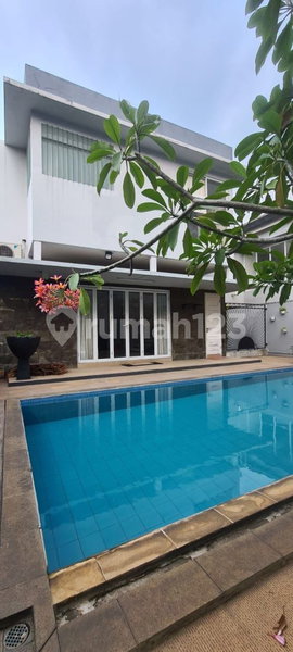 House for rent in Depok, Indonesia · Jagakarsa · 4 rooms, 3 baths
