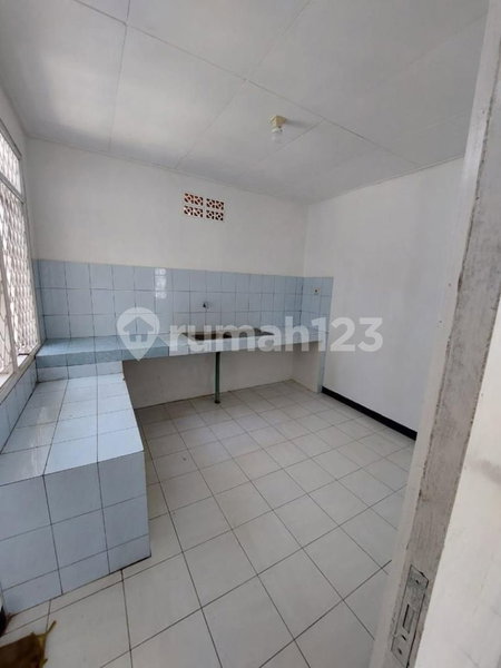 House for rent in Bandung, Indonesia · 2 rooms, 1 bath