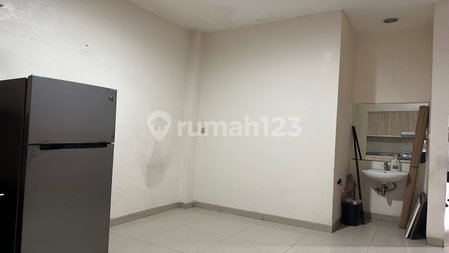 House for rent in West Jakarta, Indonesia · Kebon Jeruk · 4 rooms, 3 baths