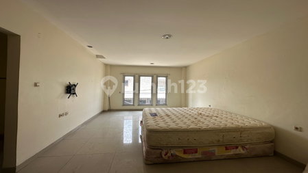 House for rent in West Jakarta, Indonesia · Kebon Jeruk · 4 rooms, 3 baths