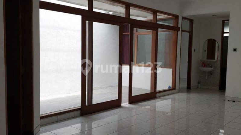 House for rent in Bekasi, Indonesia · Grand Wisata · 4 rooms, 3 baths