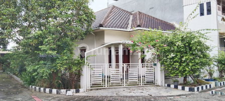 House for rent in Bekasi, Indonesia · Grand Wisata · 3 rooms, 2 baths