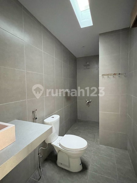 House for rent in Bekasi, Indonesia · Grand Wisata · 2 rooms, 2 baths
