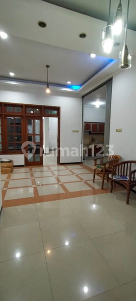 House for rent in Jakarta, Indonesia · Menteng · 3 rooms, 2 baths