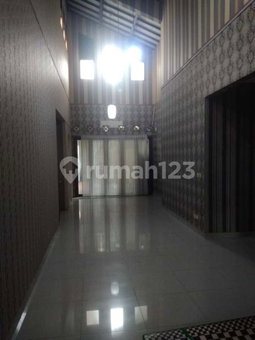 House for rent in Tangerang, Indonesia · 4 rooms, 3 baths