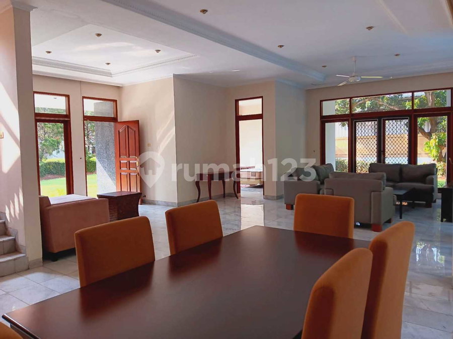 House for rent in Tangerang, Indonesia · 5 rooms, 5 baths